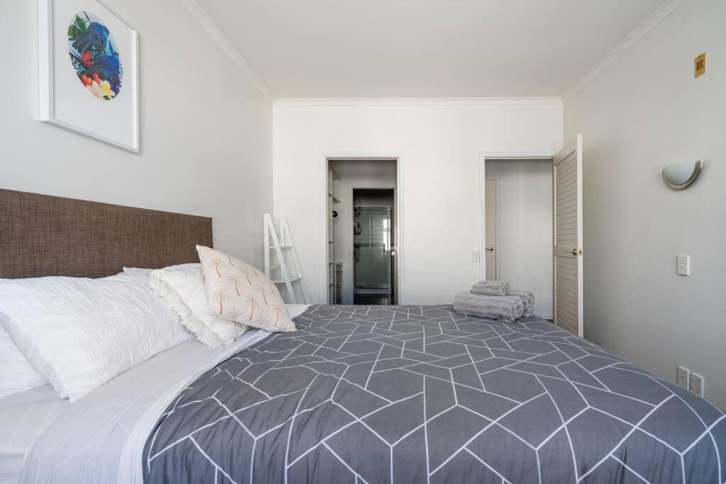 Spacious Penthouse With Spectacular Harbour Views! Auckland Extérieur photo